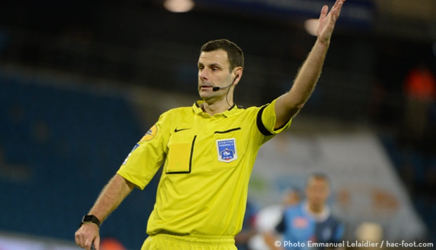 Red Star - HAC : Monsieur Castro au sifflet