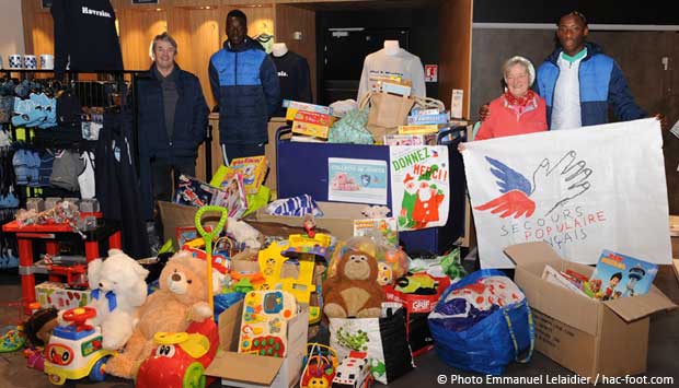 Le HAC et le Noël Solidaire: Collecte de Jouets avec le Secours Populaire