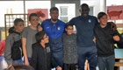 L'après-midi de Yohann et Romain avec les enfants dans un centre de soins et réadaptation pédiatrique