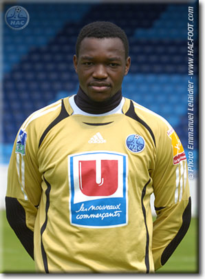 16 - MANDANDA Steve